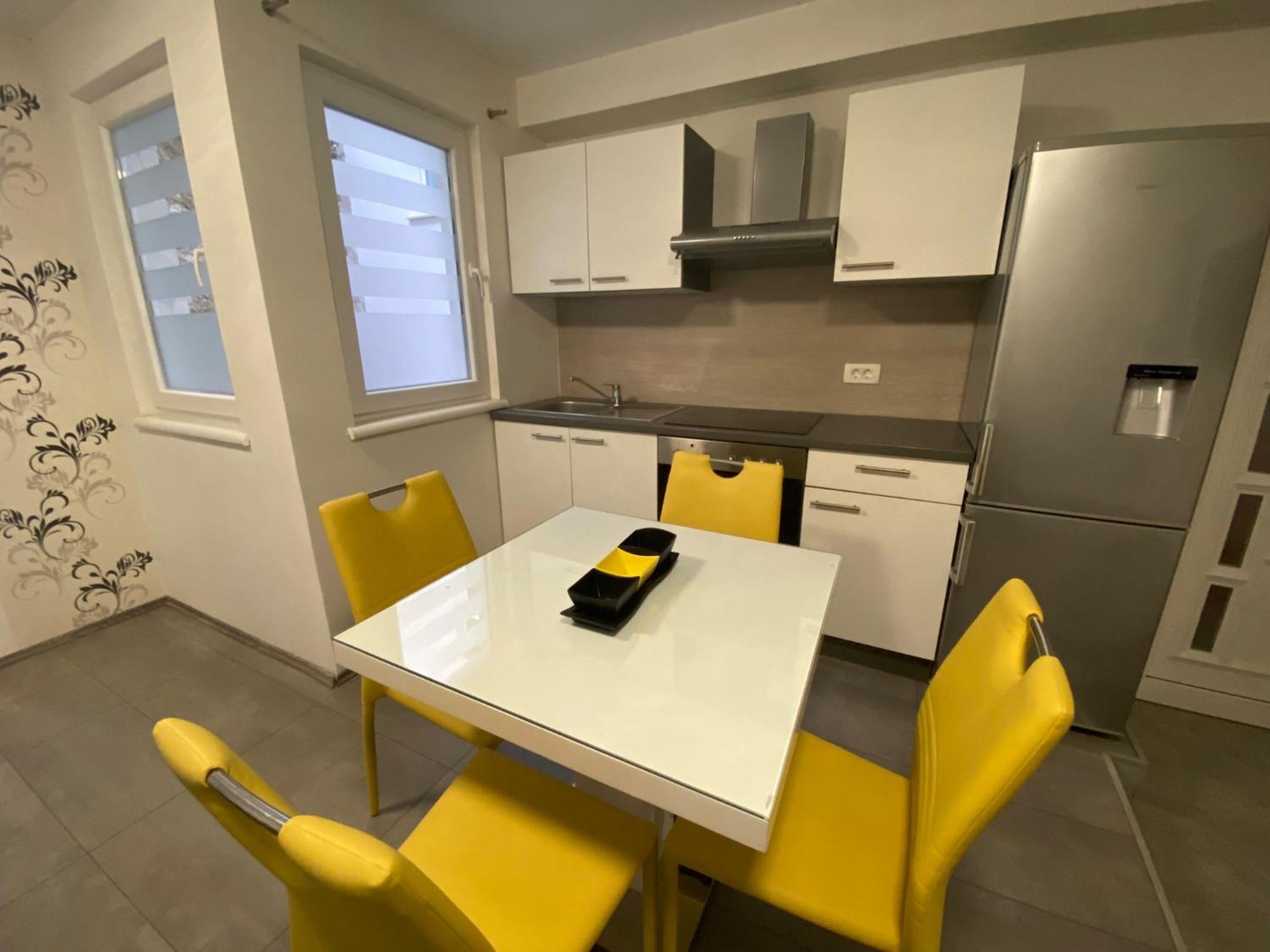 Apartments Suzi ツリクヴェニツァ エクステリア 写真