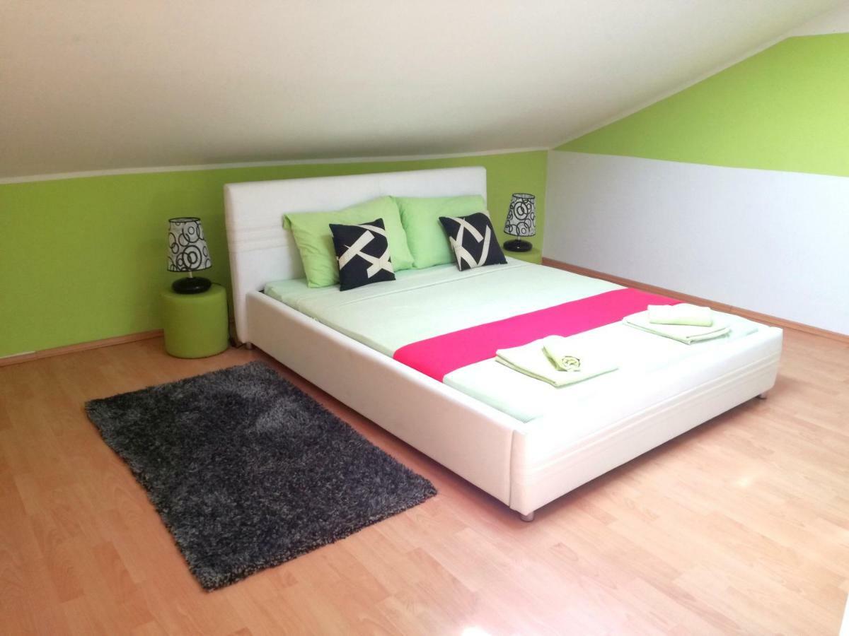 Apartments Suzi ツリクヴェニツァ エクステリア 写真
